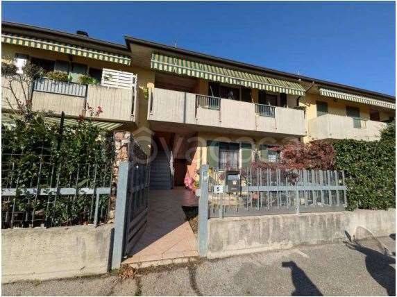 appartamento in vendita a Castelnuovo del Garda in zona Oliosi