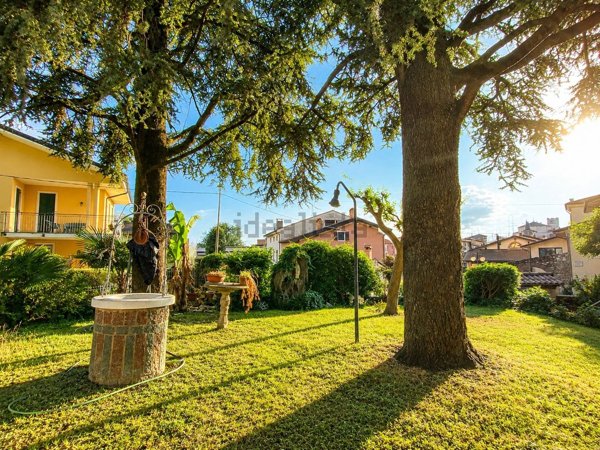 casa indipendente in vendita a Castelnuovo del Garda