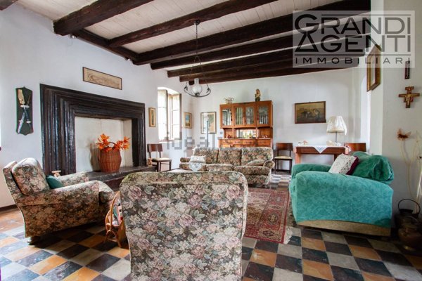 casale in vendita a Castelnuovo del Garda in zona Camalavicina