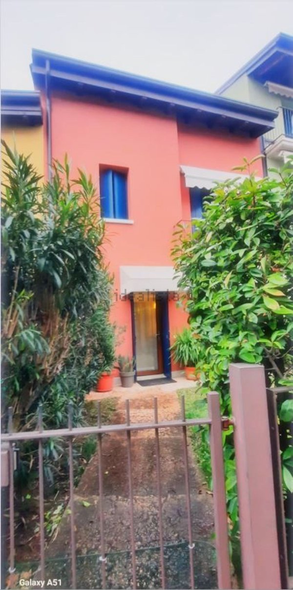 casa indipendente in vendita a Castelnuovo del Garda