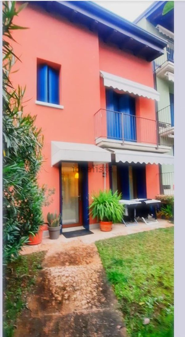 casa indipendente in vendita a Castelnuovo del Garda in zona Cavalcaselle