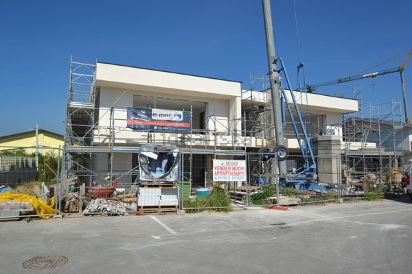 appartamento in vendita a Castelnuovo del Garda in zona Sandrà