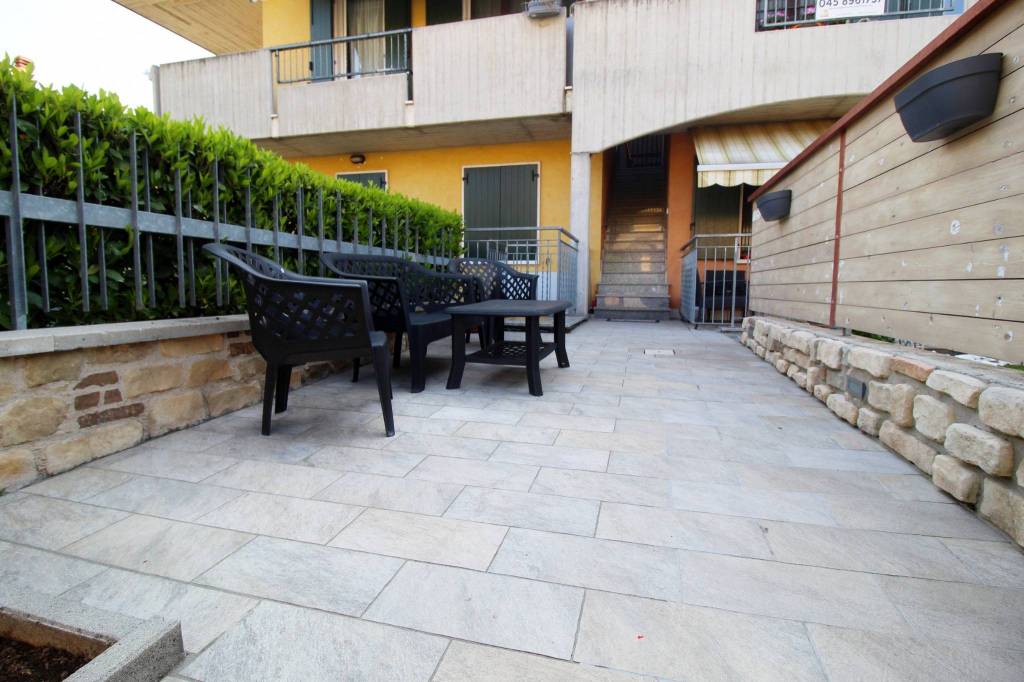 appartamento in vendita a Castelnuovo del Garda in zona Oliosi