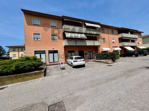 appartamento in vendita a Castelnuovo del Garda in zona Sandrà