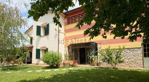casale in vendita a Castelnuovo del Garda
