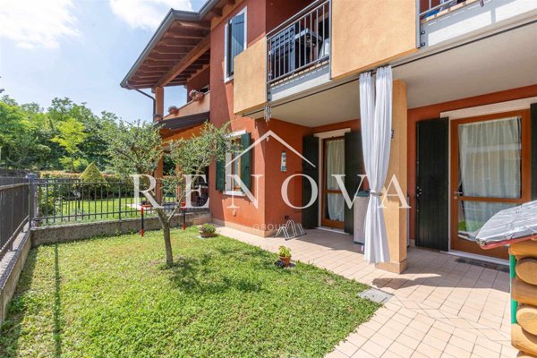 appartamento in vendita a Castelnuovo del Garda in zona Oliosi