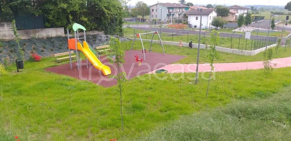 terreno edificabile in vendita a Castelnuovo del Garda in zona Cavalcaselle