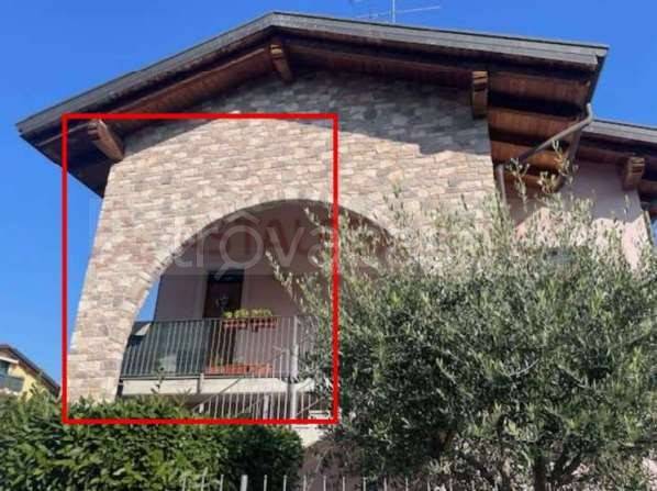 appartamento in vendita a Castelnuovo del Garda in zona Camalavicina