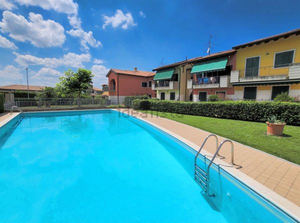 appartamento in vendita a Castelnuovo del Garda in zona Sandrà