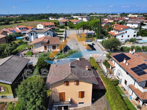 casa indipendente in vendita a Castelnuovo del Garda in zona Cavalcaselle
