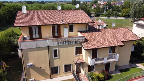 appartamento in vendita a Castelnuovo del Garda in zona Cavalcaselle
