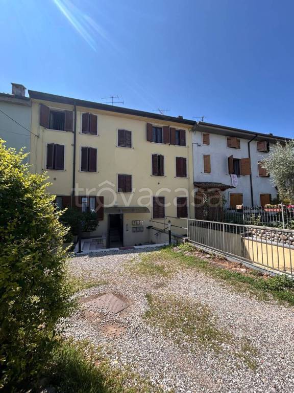 appartamento in vendita a Castelnuovo del Garda in zona Cavalcaselle