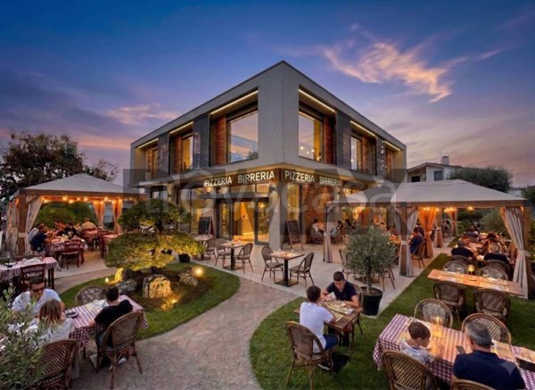 casa indipendente in vendita a Castelnuovo del Garda in zona Sandrà