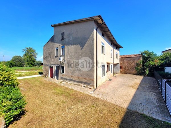 casa indipendente in vendita a Castelnuovo del Garda