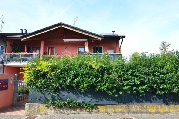 appartamento in vendita a Castelnuovo del Garda in zona Cavalcaselle