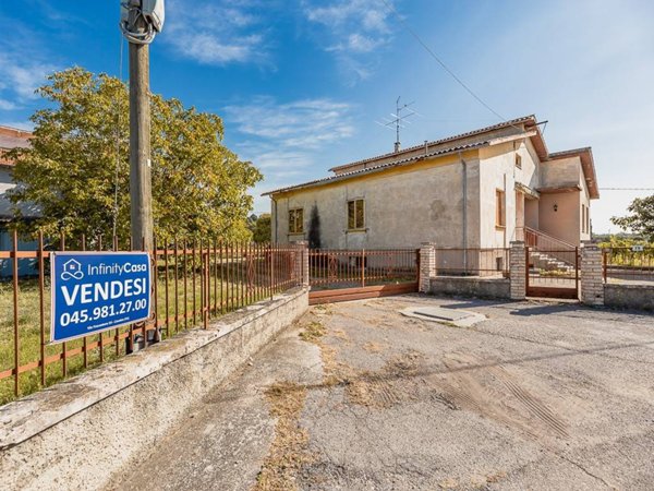 casa indipendente in vendita a Cavaion Veronese