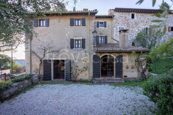 casa indipendente in vendita a Cavaion Veronese