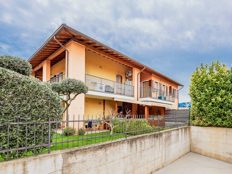 appartamento in vendita a Cavaion Veronese in zona Sega