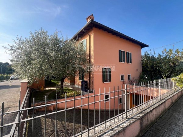 appartamento in vendita a Cavaion Veronese
