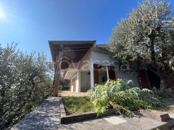 casa indipendente in vendita a Cavaion Veronese