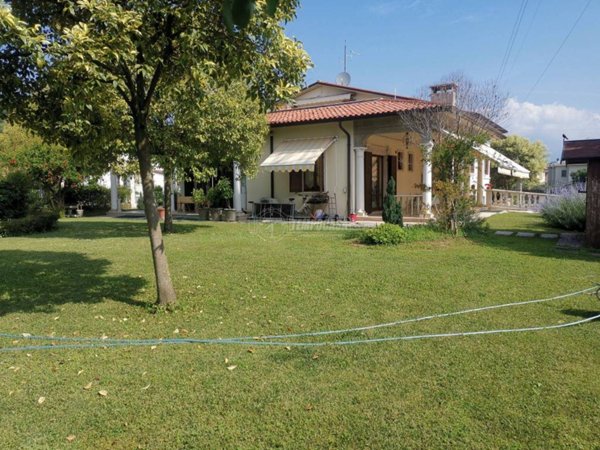 casa indipendente in vendita a Cavaion Veronese