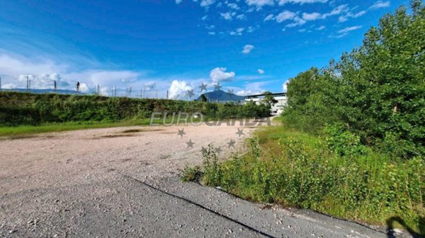 terreno edificabile in vendita a Cavaion Veronese