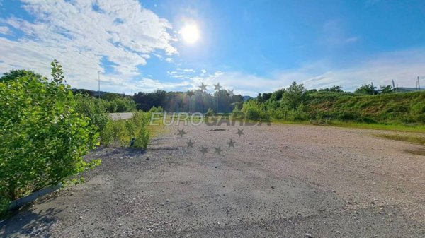 terreno edificabile in vendita a Cavaion Veronese