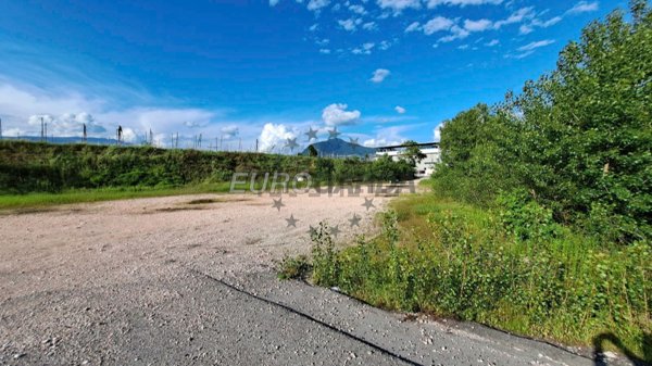 terreno edificabile in vendita a Cavaion Veronese