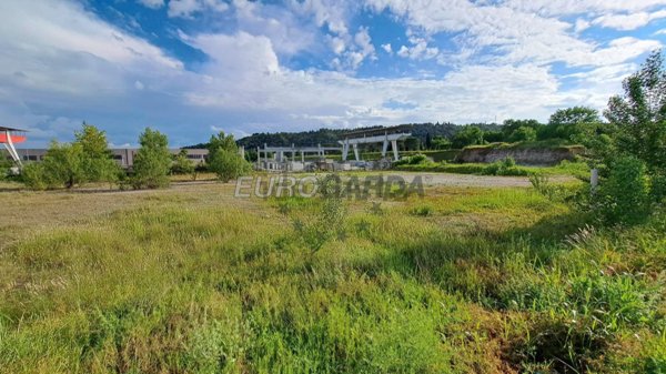 terreno edificabile in vendita a Cavaion Veronese