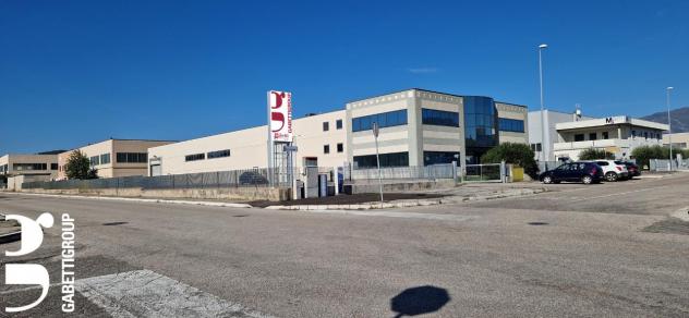 locale commerciale in vendita a Cavaion Veronese
