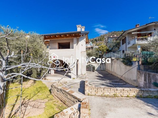 casa indipendente in vendita a Cavaion Veronese