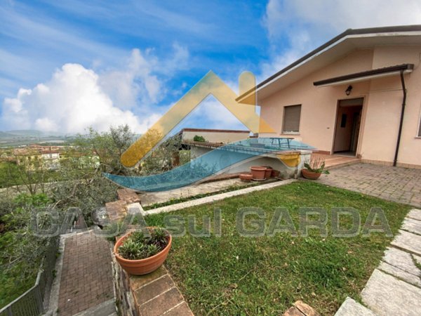 casa indipendente in vendita a Cavaion Veronese