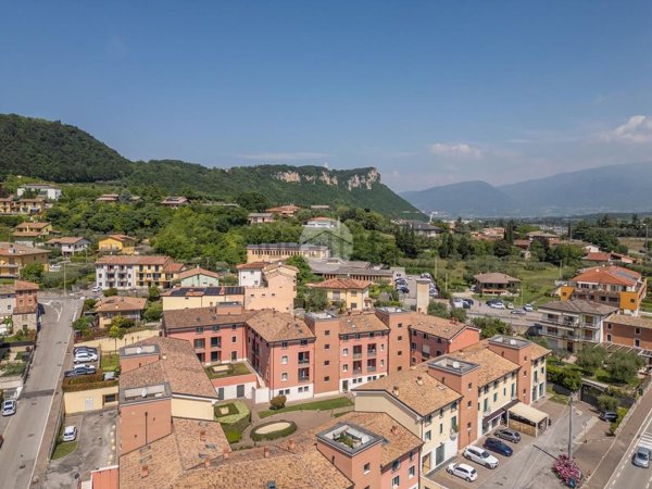 appartamento in vendita a Cavaion Veronese