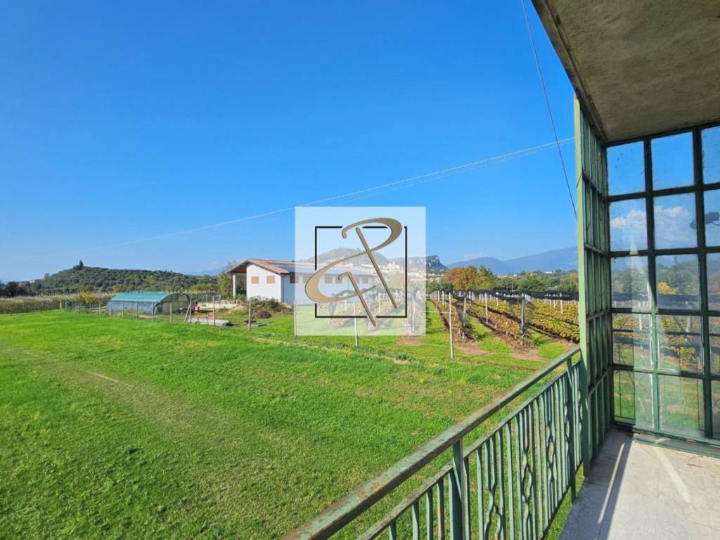 casa indipendente in vendita a Cavaion Veronese