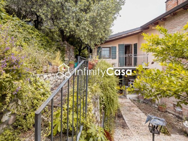casa indipendente in vendita a Cavaion Veronese