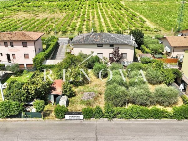 appartamento in vendita a Cavaion Veronese in zona Sega