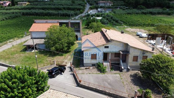 casa indipendente in vendita a Cavaion Veronese