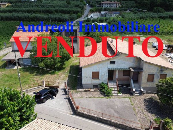 casa indipendente in vendita a Cavaion Veronese