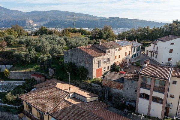 casale in vendita a Cavaion Veronese