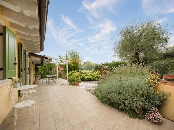 casa indipendente in vendita a Cavaion Veronese
