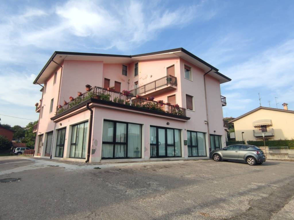 appartamento in vendita a Cavaion Veronese