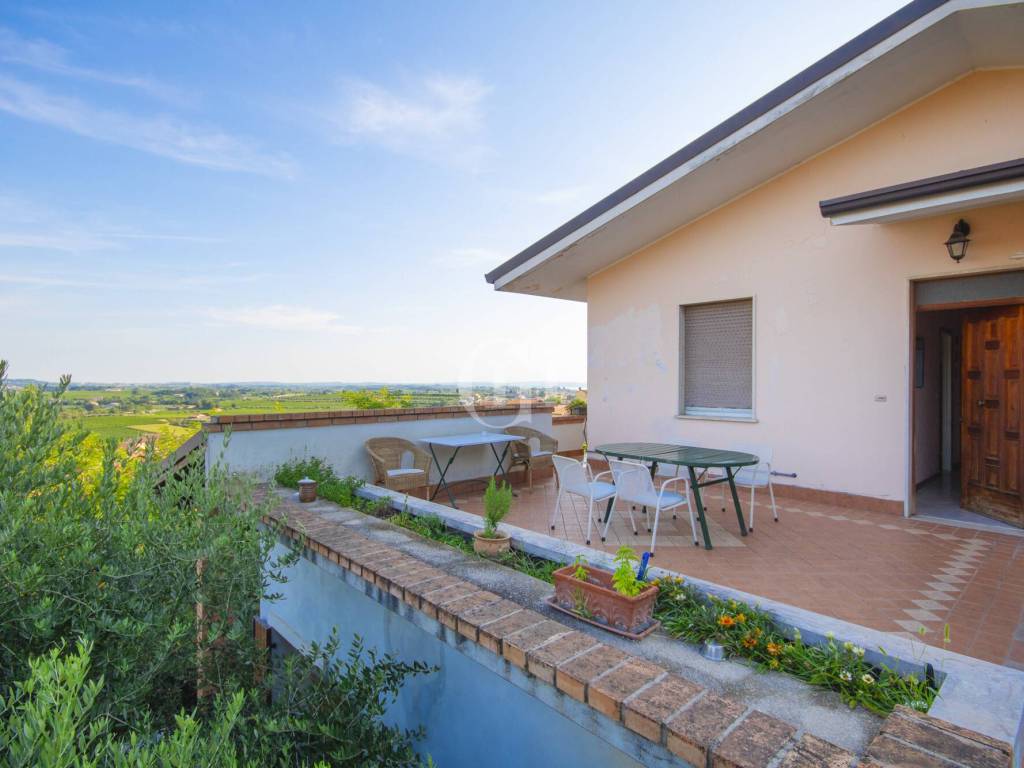 casa indipendente in vendita a Cavaion Veronese