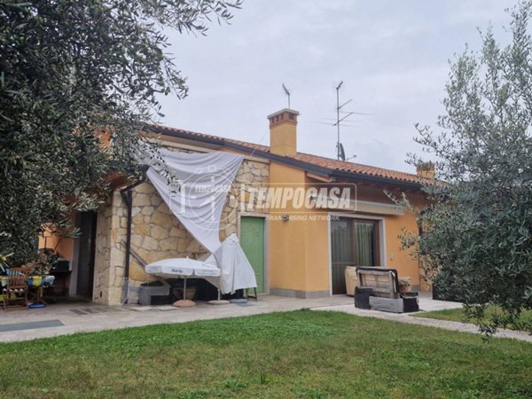 casa indipendente in vendita a Cavaion Veronese