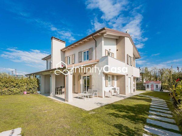 casa indipendente in vendita a Cavaion Veronese