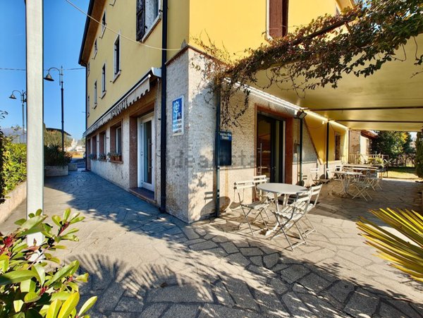 casa indipendente in vendita a Cavaion Veronese in zona Sega