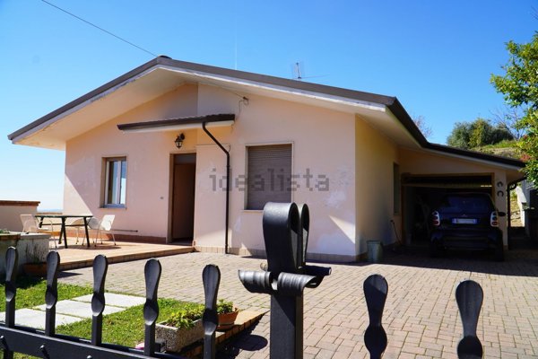 casa indipendente in vendita a Cavaion Veronese