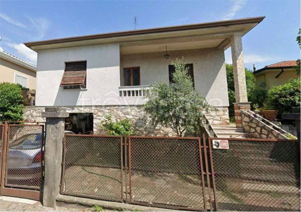casa indipendente in vendita a Cavaion Veronese in zona Sega