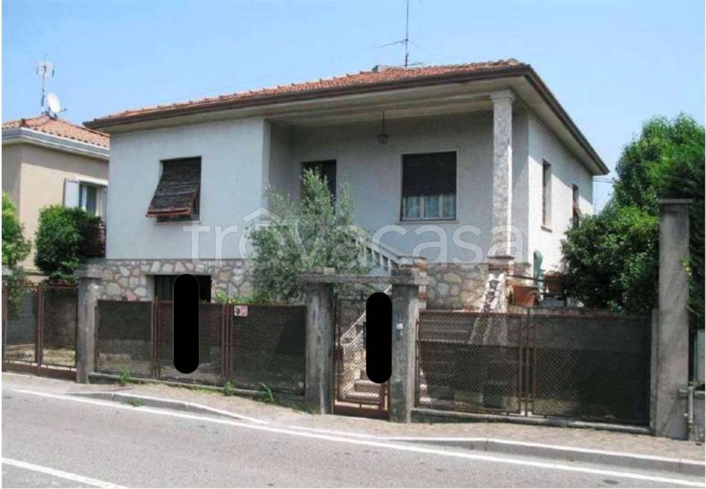 casa indipendente in vendita a Cavaion Veronese in zona Sega