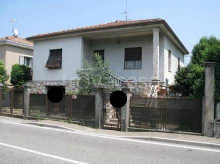 casa indipendente in vendita a Cavaion Veronese in zona Sega