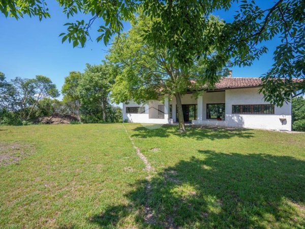 casa indipendente in vendita a Cavaion Veronese